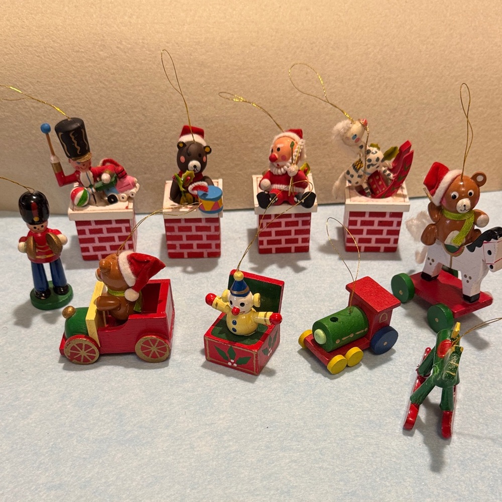 Vintage wooden Christmas ornaments set of 10 from the 1950’s
